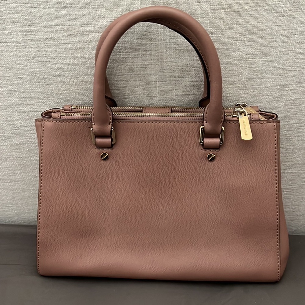 Micheal kors bag - Picture 2 of 7